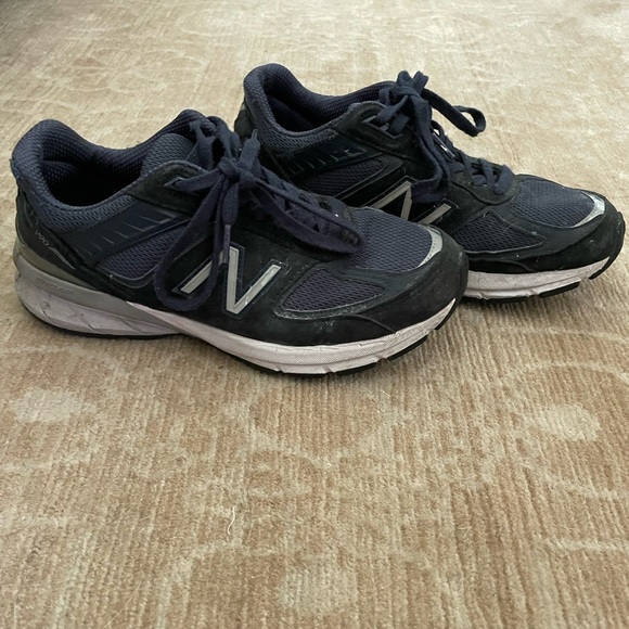990v5 new balances- iconic sneaker- size 7 women’s - Picture 1 of 5